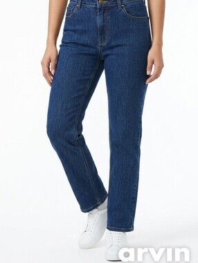 Gloria Vanderbilt Classic Straight-Leg Jeans in Dark Blue